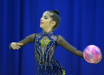 Bədii gimnastika üzrə XXII Bakı çempionatı və birinciliyi start götürüb. Bakı, Azərbaycan, 13 noyabr 2015